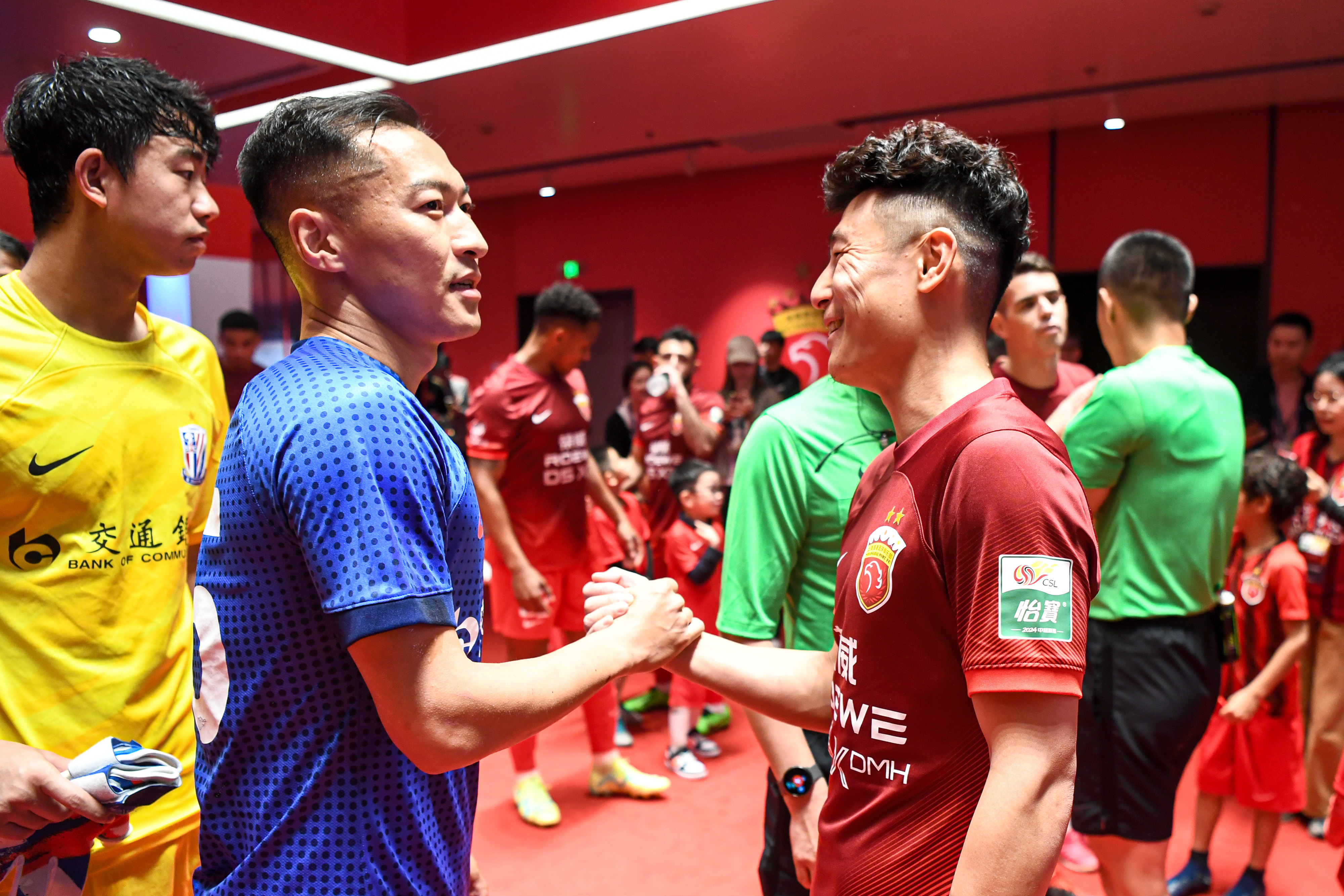 关于亚冠比赛产生惊险一幕–比赛过程中发生危险事件的信息