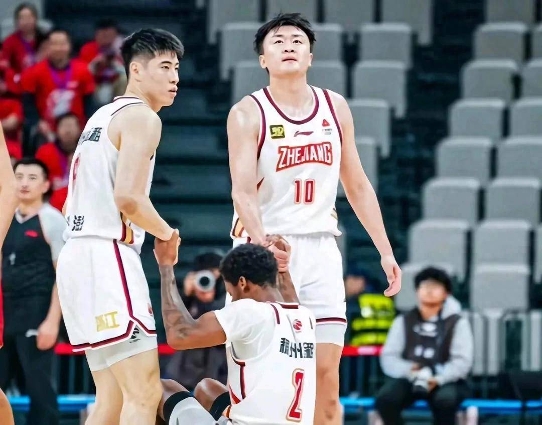 开云体育中国-浙江队主力球员闪耀，协力击败对手