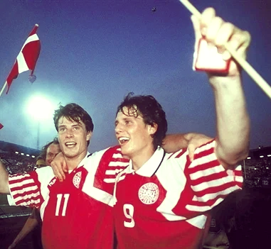 开云APP-欧洲杯篮球赛名将集结，各路球星争夺胜利