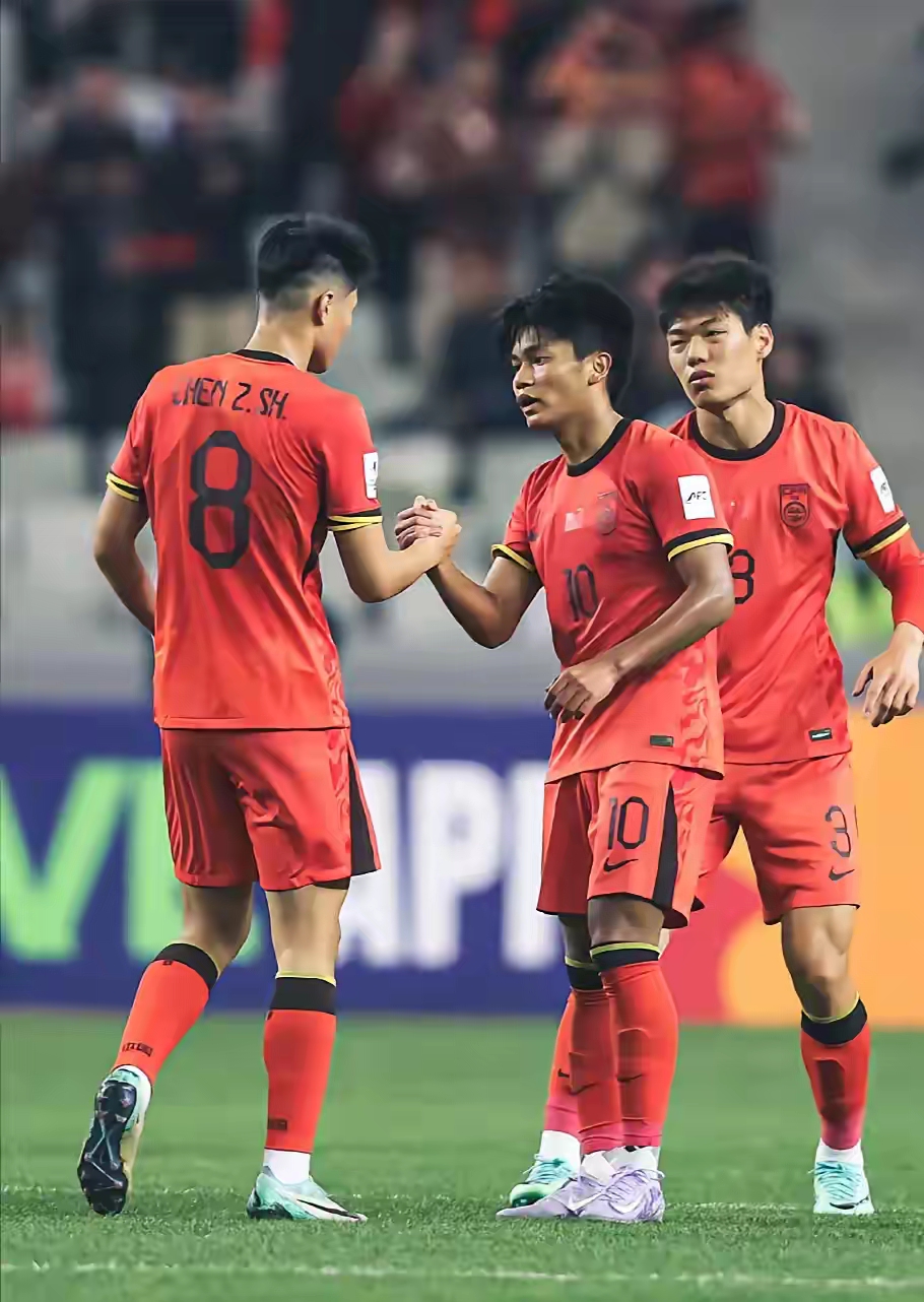 球员齐聚备战亚洲杯战火升腾的简单介绍