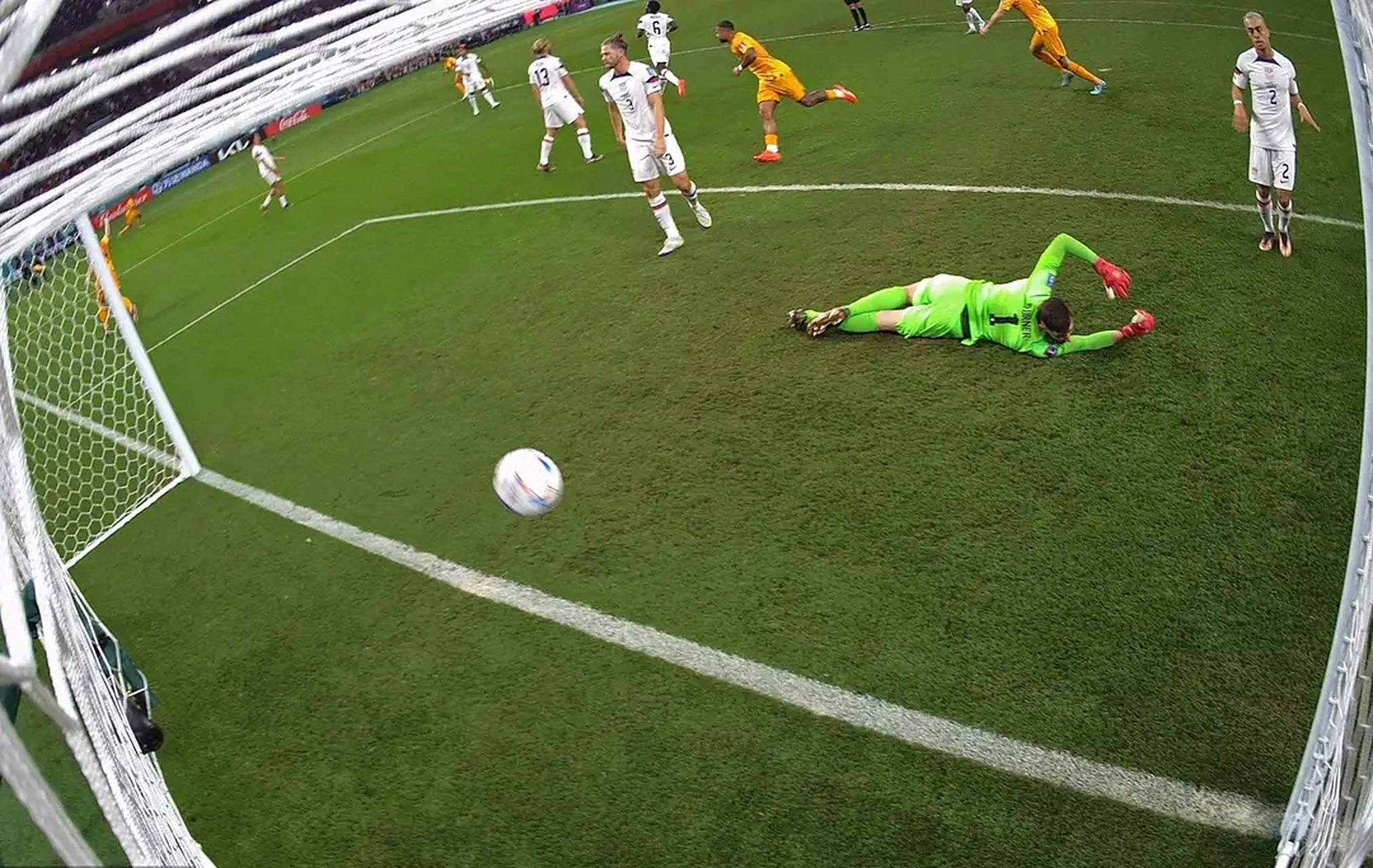 开云体育平台APP-荷兰队大比分击败乌克兰，晋级