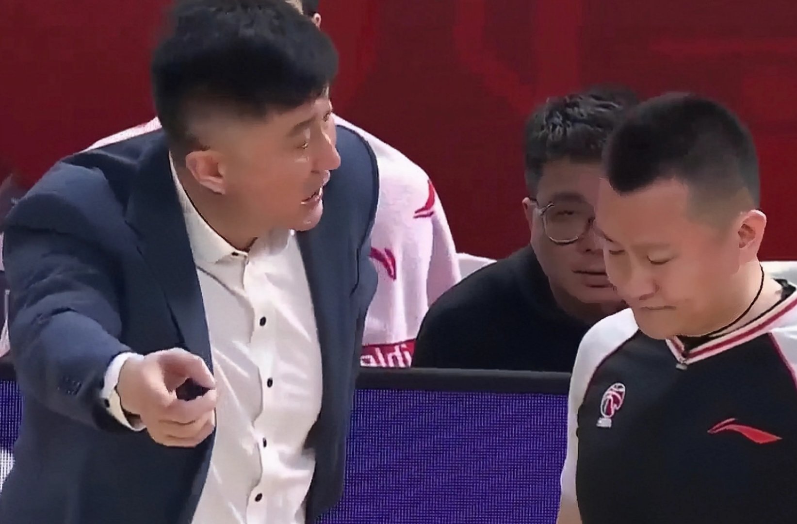 广东队惜败辽宁队,连续三年未能捧得CBA总冠军 广东队惜败辽宁队,连续三年未能捧得CBA总冠军