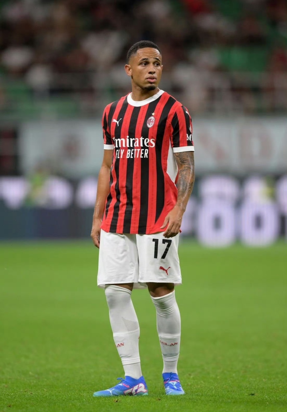 开云体育平台APP-关于AC米兰后防线表现出色，稳固球队防守的信息