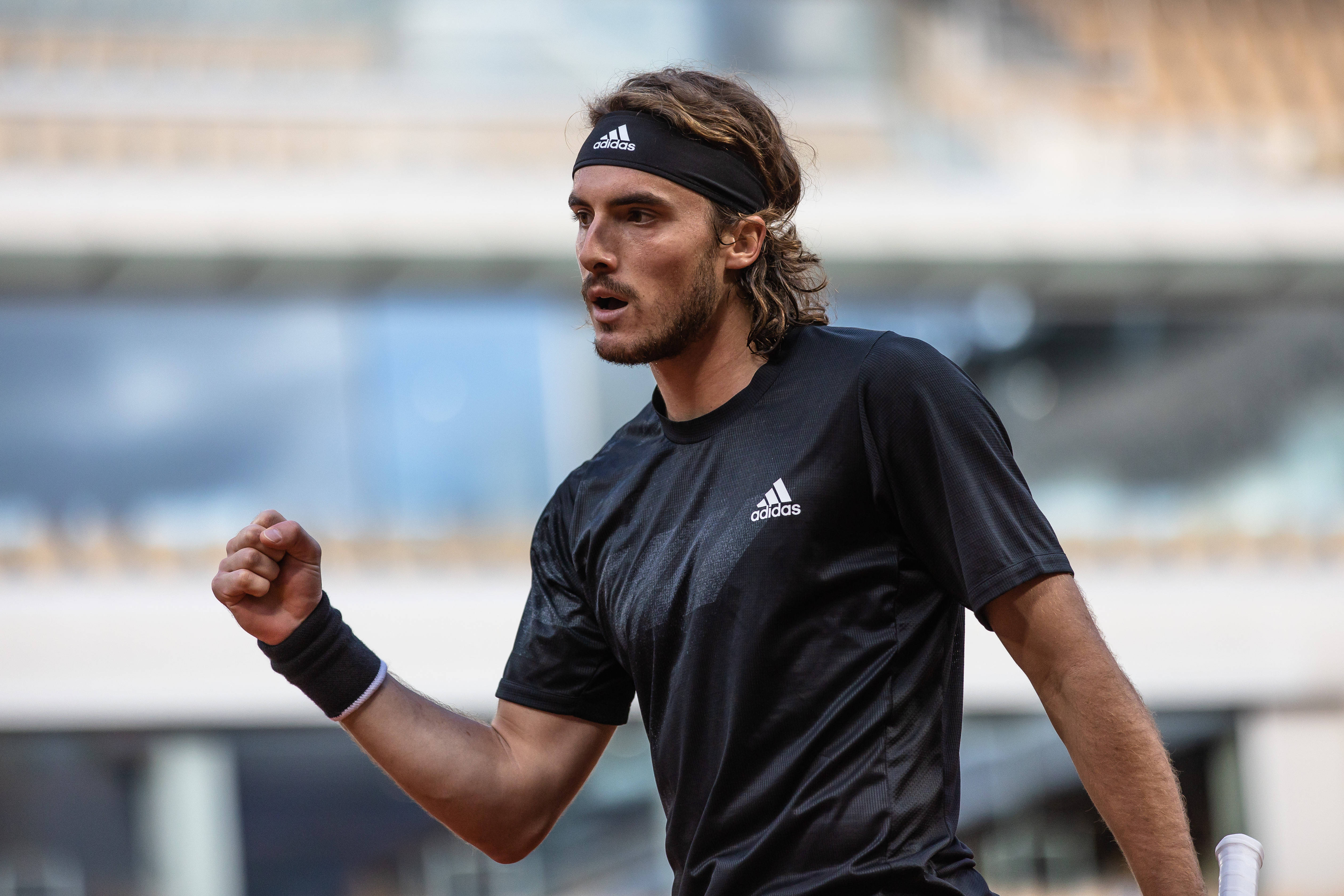 欧洲网球队完胜法国网球队，西西帕斯高光表现