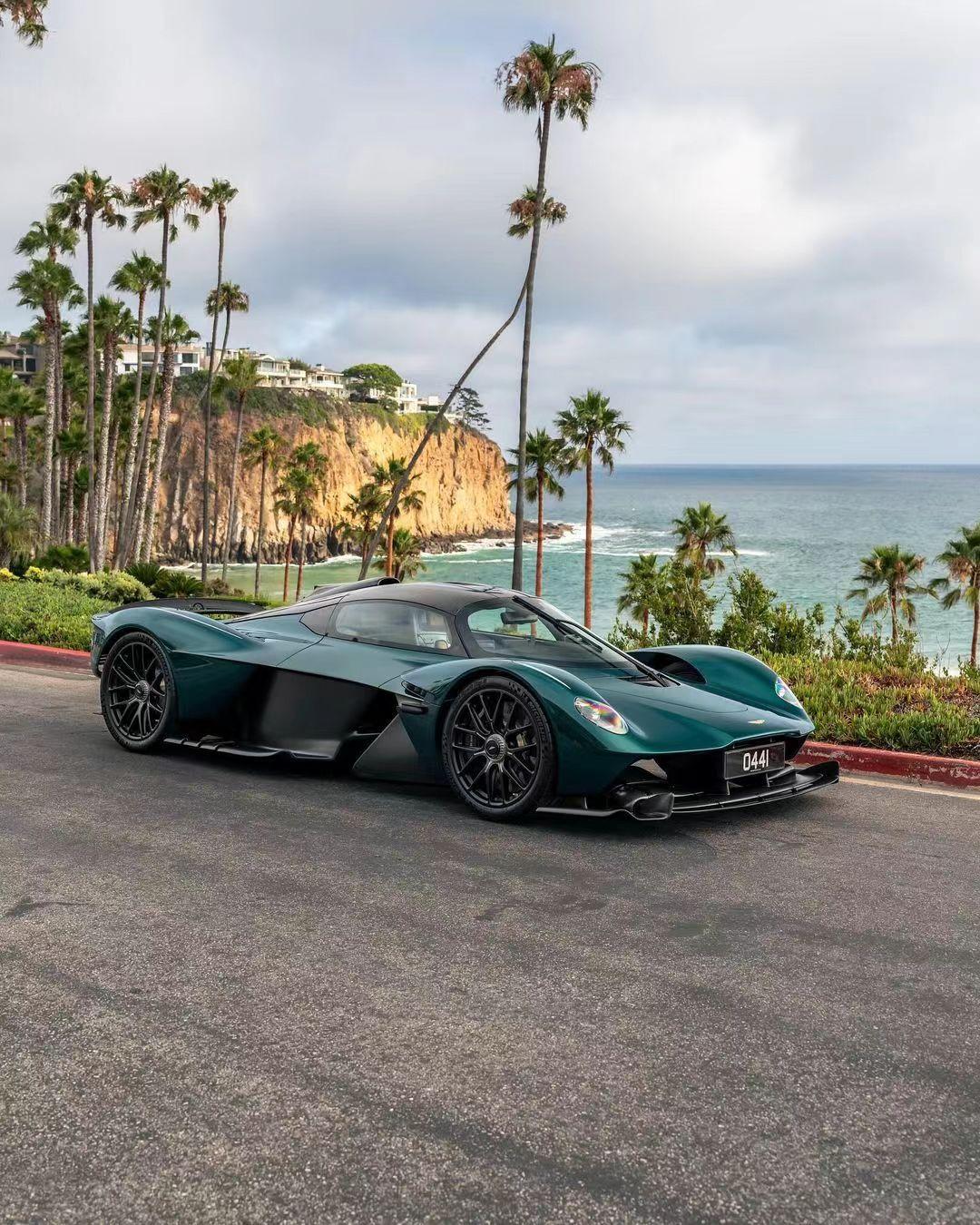 开云下载-阿斯顿马丁横扫迈凯伦，汉密尔顿高光表现